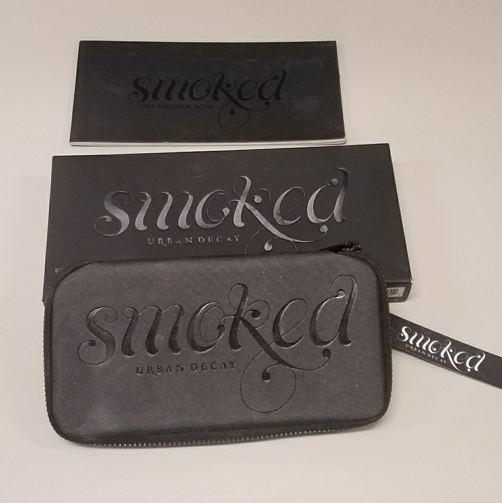 Urban Decay Smoked Palette w/ Tutorial Booklet